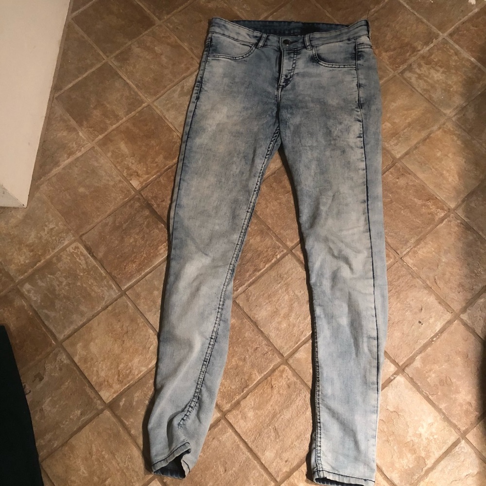 EUC Forever 21 acid washed skinny jeans size 8